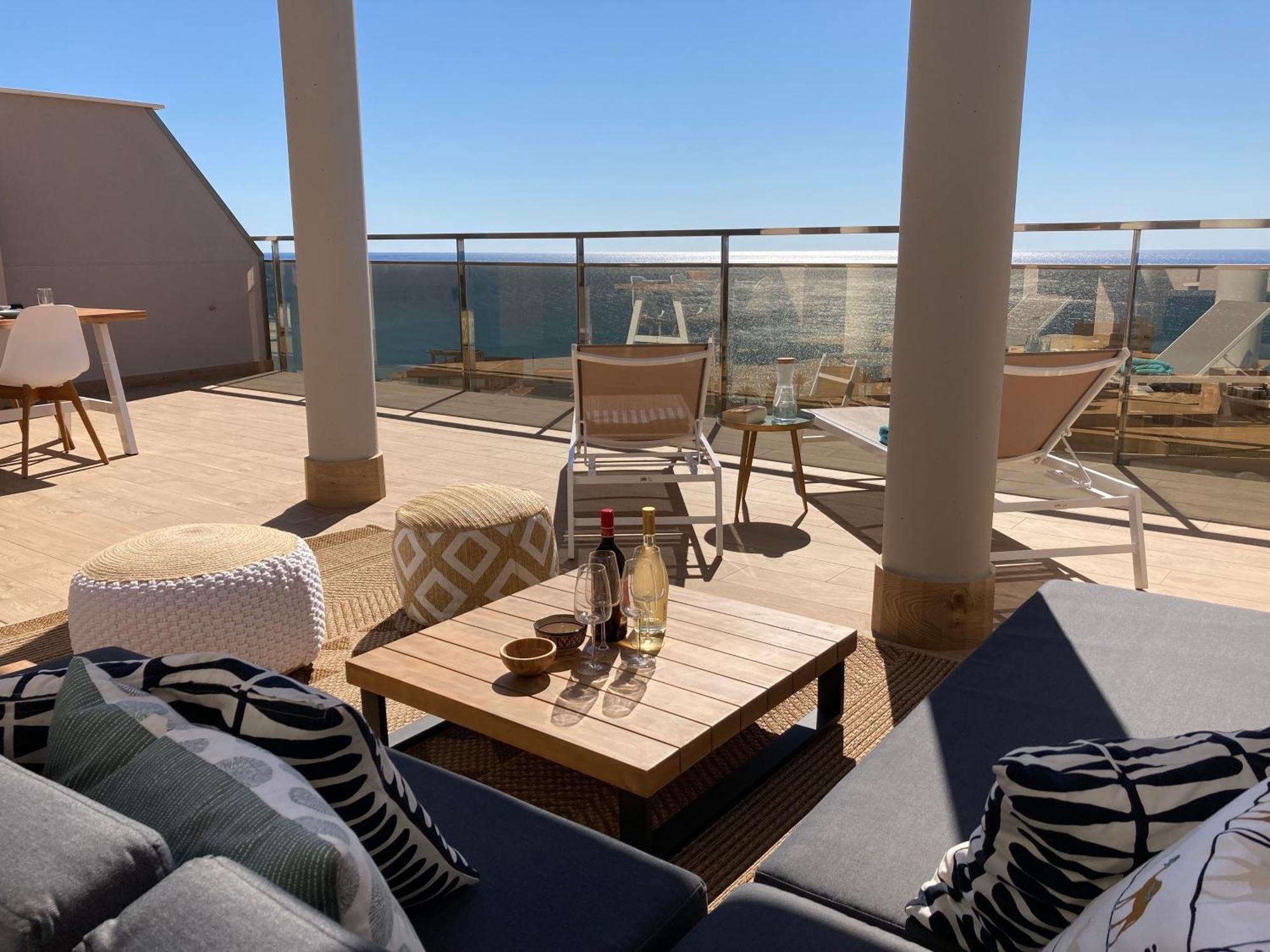 Apartment Modern Penthouse With Sea View